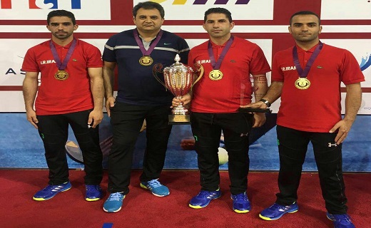 آقای گلی که با کمبود امکانات گل کاشت