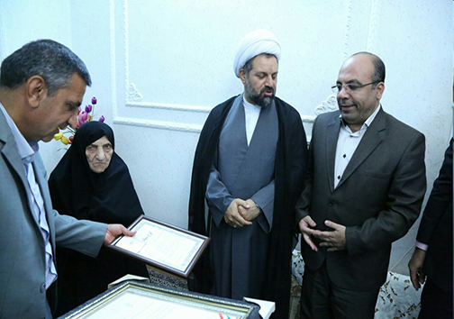 گلباران مزار شهید &laquo;محمود صارمی&raquo; در روز خبرنگار