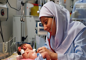 ارائه خدمات تخصصی به نوزادان نارس درکلینیک سلامت نوزادان یزد