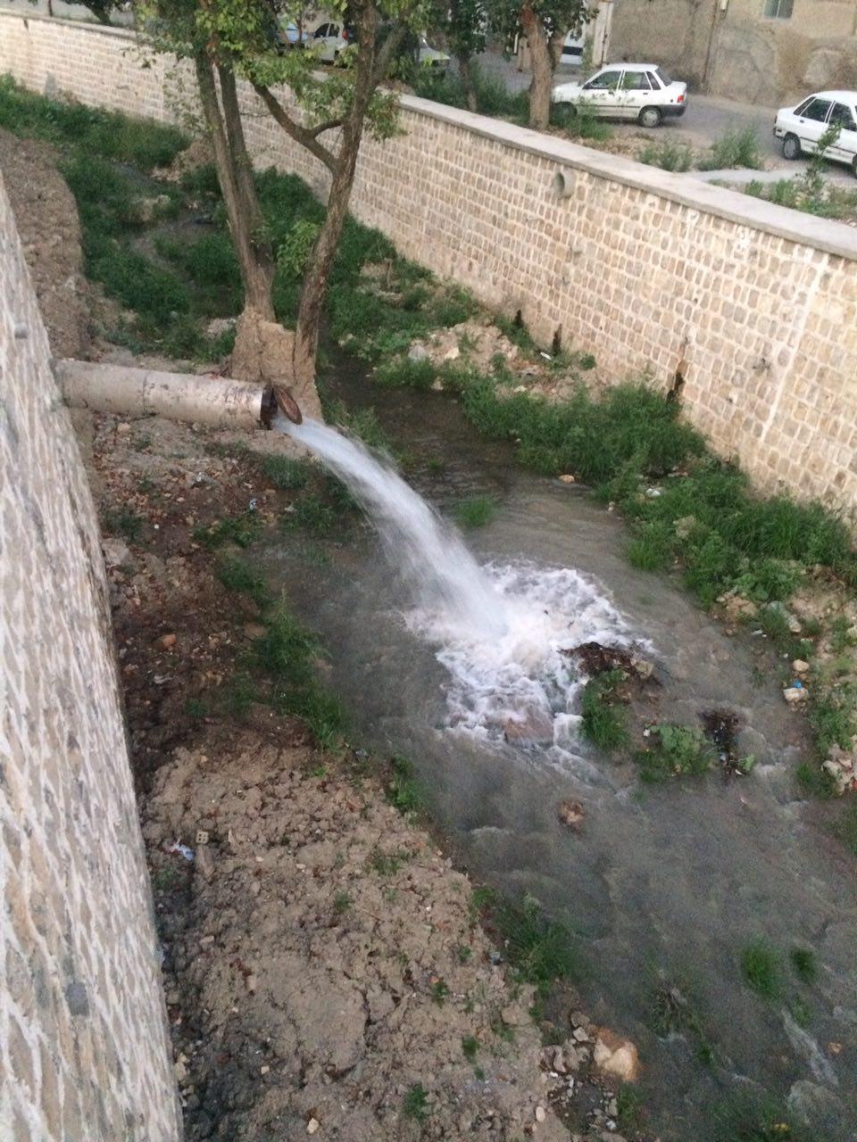 هدررفت آب شرب استرآباد در بحران کم‌آبی + فیلم