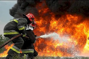 جولان آتش در منطقه نفتی کریت کمپ اهواز