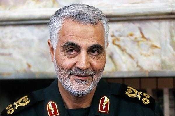 عکس دیده نشده سردار سلیمانی در حال کوهنوردی +عکس
