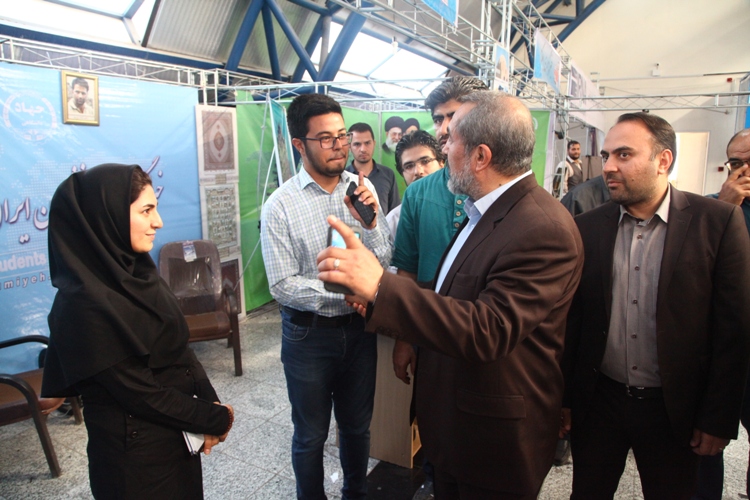 حضور معاون سیاسی استاندار در نمایشگاه مطبوعات و آیین گرامیداشت روز خبرنگار+تصویر