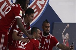پشت صحنه جالب از عکسبرداری پیش فصل بایرنی ها + فیلم