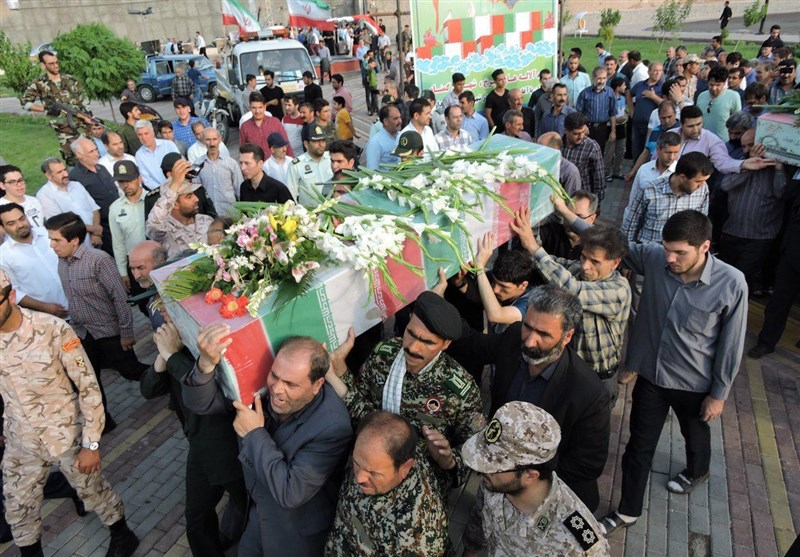 پیکر مطهر شهید تاجبخش در خاک آرام گرفت