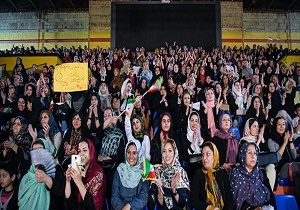 دختر مسلمان و ضرورت رشد سیاسى و انقلابى
