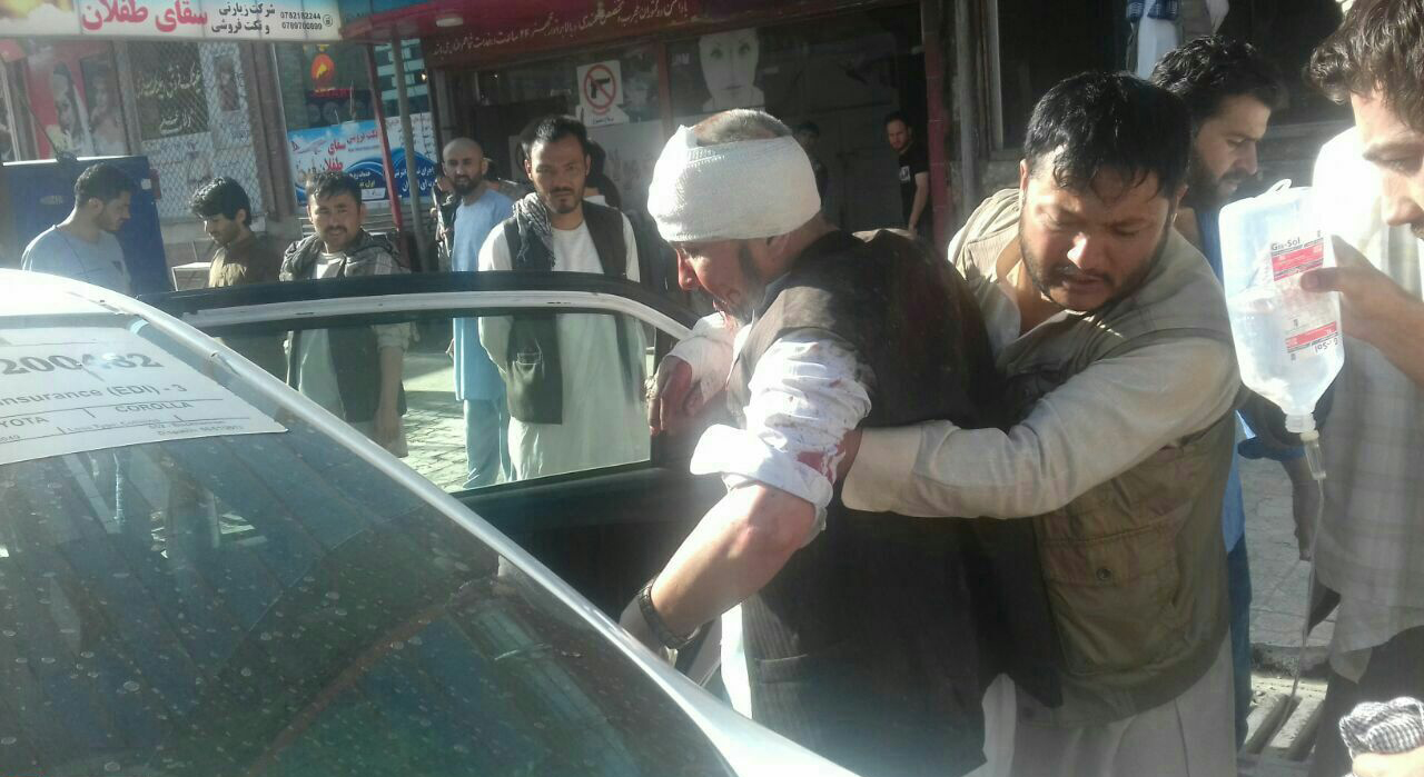 12 کشته در انفجار صبح امروز کابل/ انفجار در نزدیکی خانه محمد محقق رخ داد + عکس