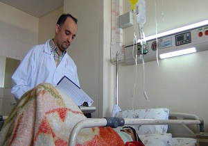 خروج توده از شکم بیمار قمی بعد از 3 ساعت عمل