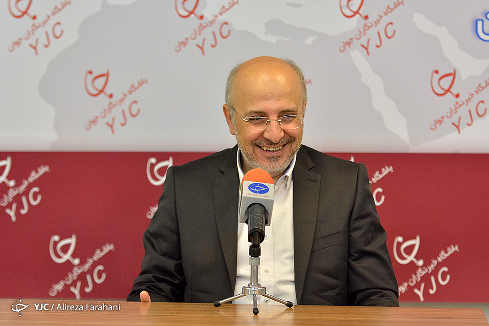 دست&zwnj;های پشت پرده اجازه تولید چادر مشکی در کشور را نمی&zwnj;دهند/ در حوزه مد و لباس برخی سازمان&zwnj;ها جزیره&zwnj;ای عمل می&zwnj;کنند