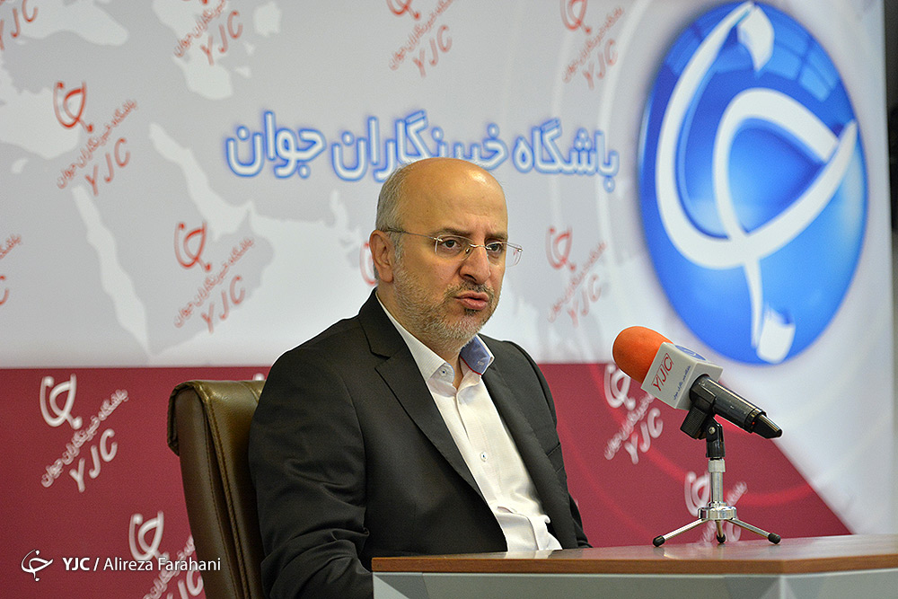 دست&zwnj;های پشت پرده اجازه تولید چادر مشکی در کشور را نمی&zwnj;دهند/ در حوزه مد و لباس برخی سازمان&zwnj;ها جزیره&zwnj;ای عمل می&zwnj;کنند