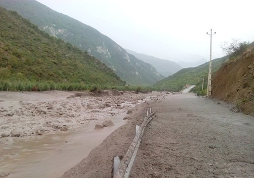بازگشایی راه ۸ روستای کوهستانی علی آبادکتول