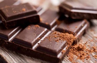 خوردن شکلات موجب تسکین بیماری های روده ای می شود