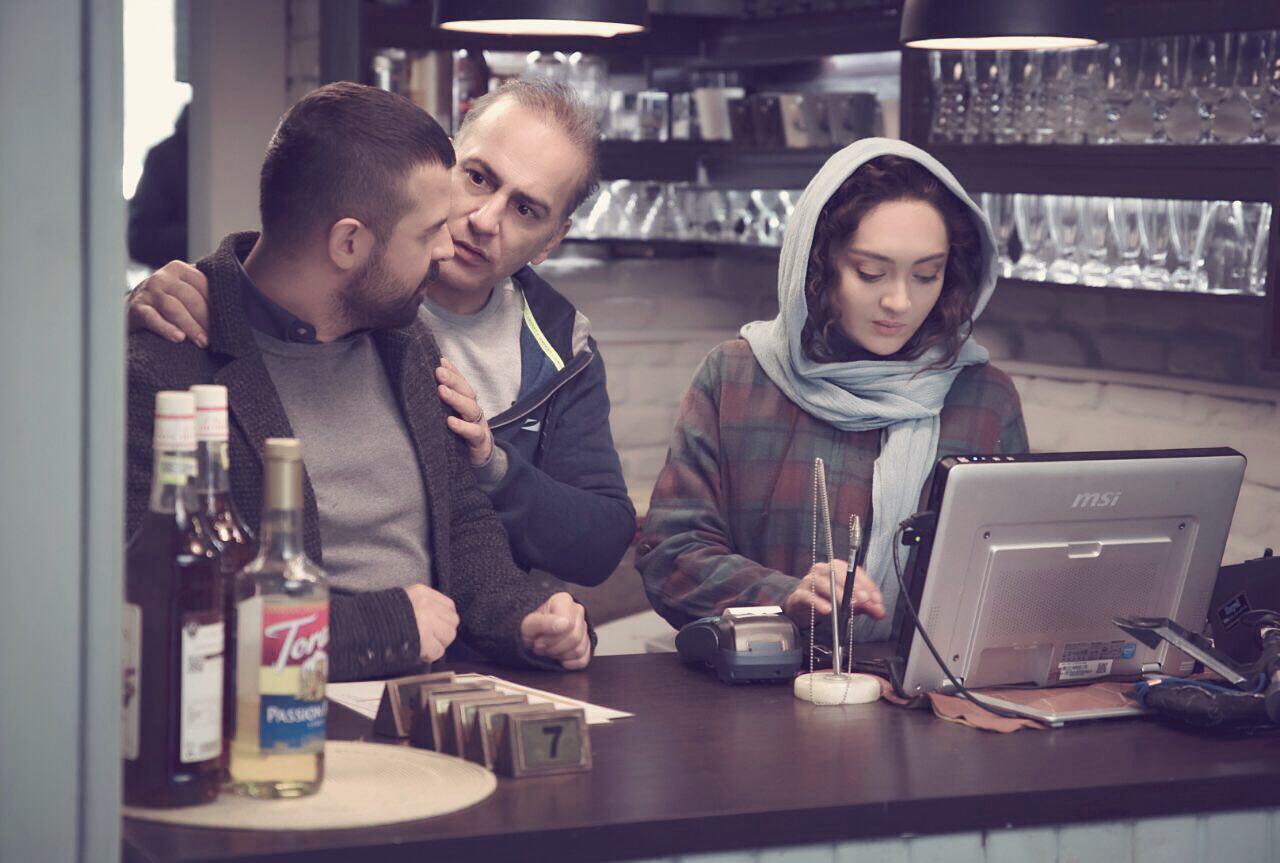 «آذر» پروانه نمایش گرفت