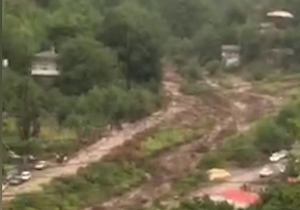 جاری شدن سیل در روستای خلیندره + فیلم