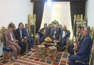 دیدار مدیرکل آموزش و پرورش با دانش آموز رتبه 5 کنکور