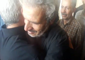 دیدار پدر شهید احمدی‌روشن با پدر شهید حججی + فیلم