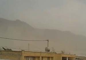طوفان گرد و خاک شهرک شهید رایگانی را فراگرفت + فیلم