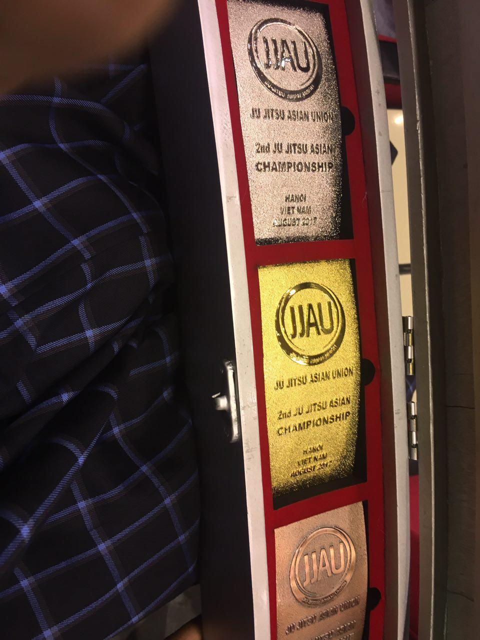 ١٤ مدال رنگارنگ براي ملي پوشان جوجيتسو / هديه مسابقات به خانواده شهيد محسن حججي تقديم مي گردد