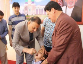 157907 کودک در سرپل واکسین پولیو دریافت می کنند