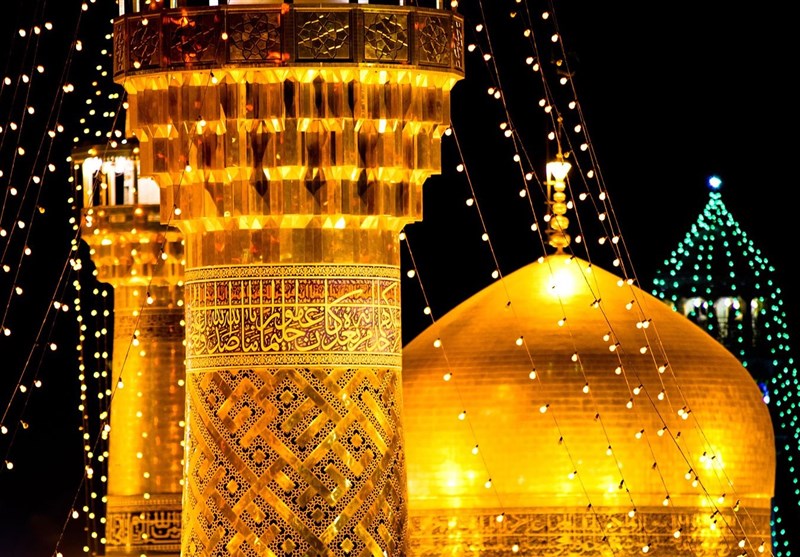 اقامه نماز جماعت مغرب و عشاء به امامت آیت&zwnj;الله مکارم شیرازی در حرم رضوی