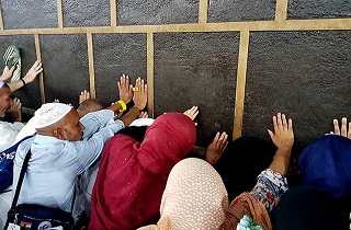طواف رنگین کعبه + عکس