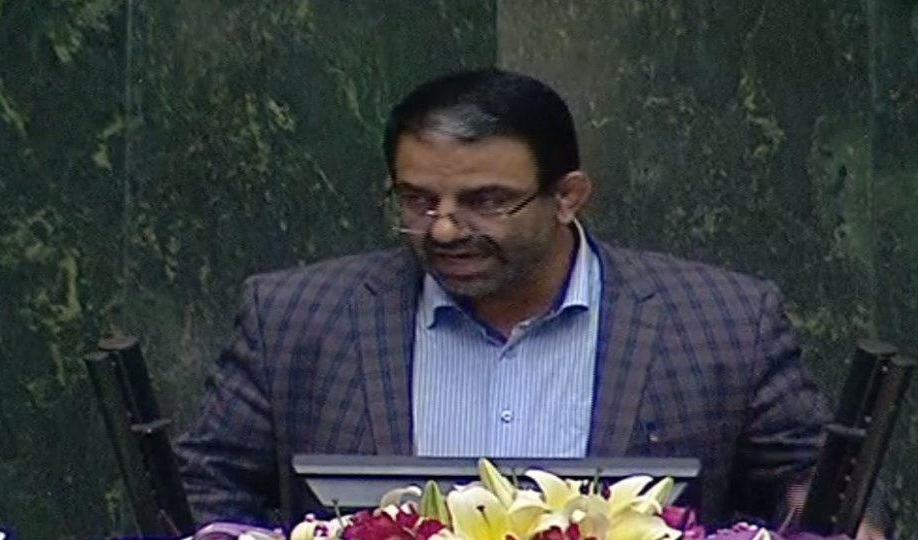 حل مشکلات معلمان در برنامه بطحایی مطرح نشده است