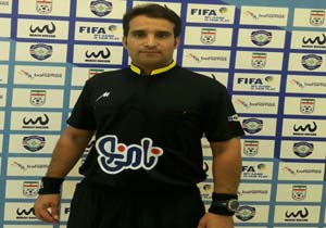 قضاوت داور خراسان جنوبی در رقابت های لیگ فوتبال ساحلی