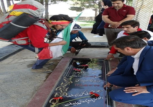 ادای احترام تیم ملی کوهنوردی جوانان کشور به شهدای گمنام الیگودرز