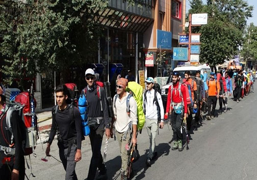 ادای احترام تیم ملی کوهنوردی جوانان کشور به شهدای گمنام الیگودرز