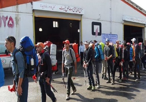 ادای احترام تیم ملی کوهنوردی جوانان کشور به شهدای گمنام الیگودرز