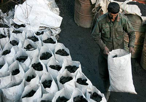 توقیف کامیونت حامل  3 تن ذغال قاچاق در ساری