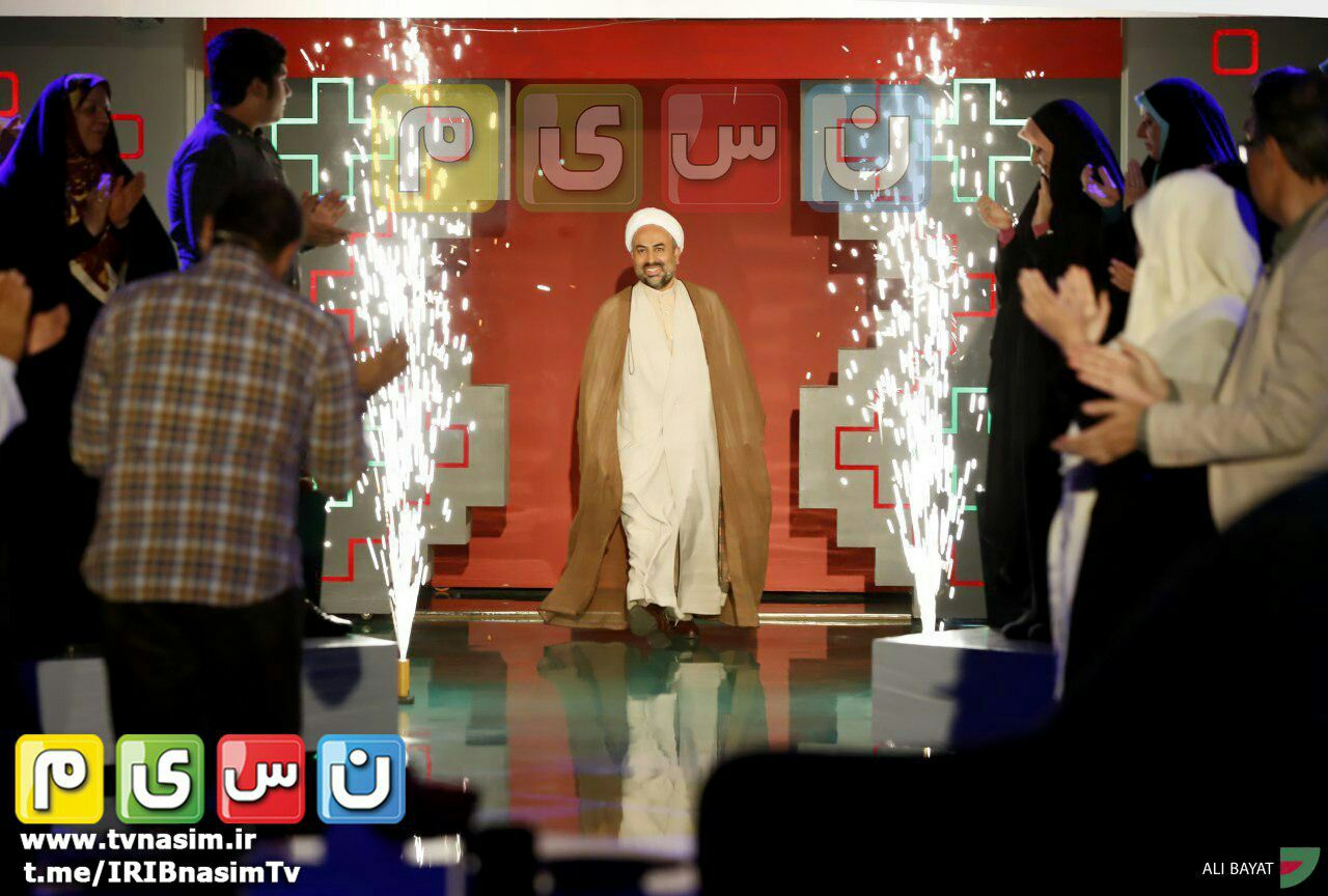 انتقاد حجت&zwnj;الاسلام زائری از مسابقه خنداننده&zwnj;شو و پاسخ رامبد جوان
