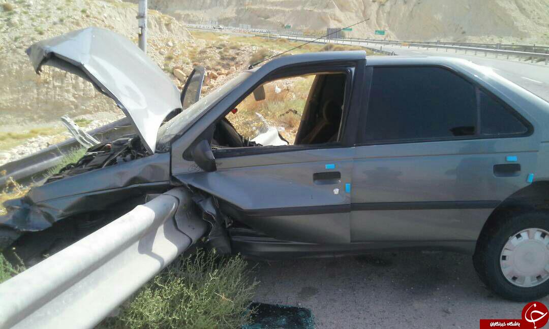 برخورد شدید پژو 405 با گاردریل جاده + تصاویر