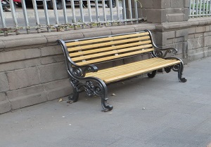 نصب مبلمان شهری در خیابان سعدی