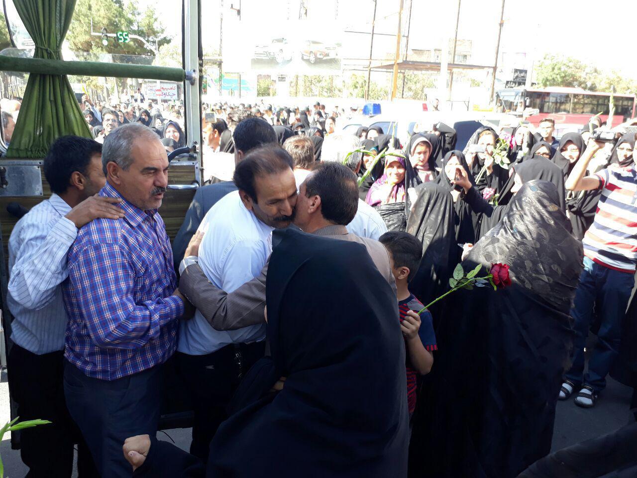 بازسازی نمادین بازگشت آزادگان به تربت حیدریه+تصاویر