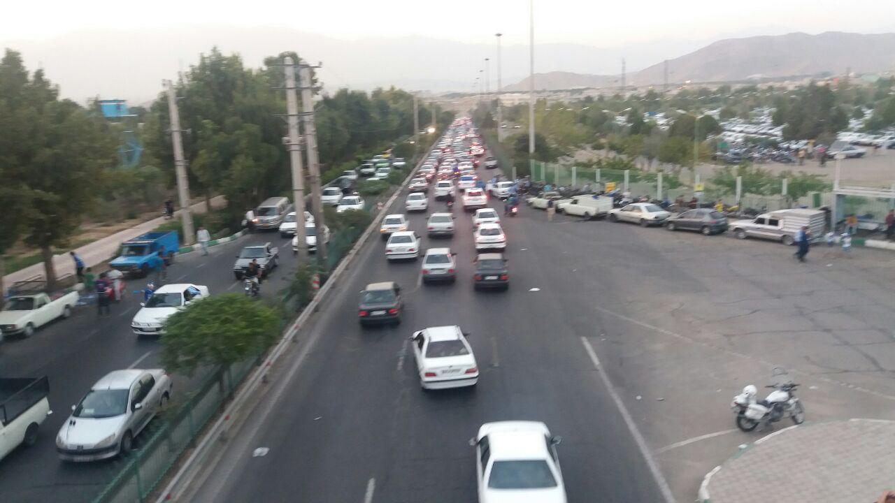 حضور 10 هزار هوادار استقلال در ورزشگاه/علی دایی هو شد