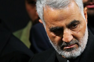 لحظه دیدار حاج قاسم سلیمانی با پدر شهید محسن حججی +فیلم