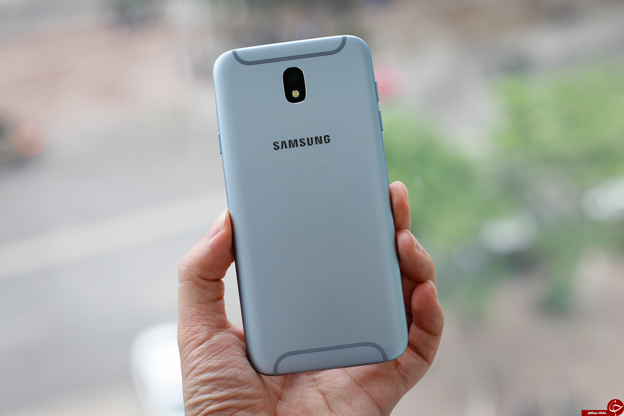 گوشی هواوی P10 لایت بهتر است یا گلکسی J7 Pro
