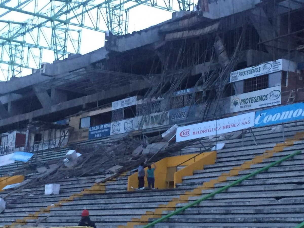 احتمال جان باختن 14 هندی در ریزش یک ورزشگاه در حال ساخت