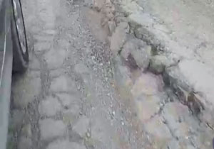 جاده "آسور" تشنه روکش آسفالت مناسب + فیلم
