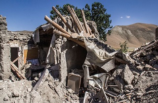 دانشجویانی که برای ساختن سقف زندگی خودشان دست به کار شدند +تصاویر