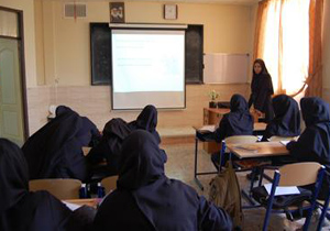 تحویل ۱۱۱ دستگاه رایانه، دیتا و پرده نمایش به مدارس ابتدایی