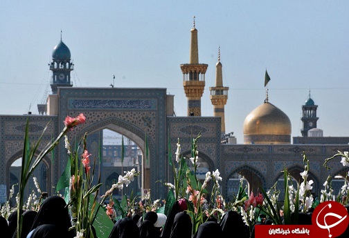 ضریح مطهر کریمه اهل بیت(س) گلباران شد