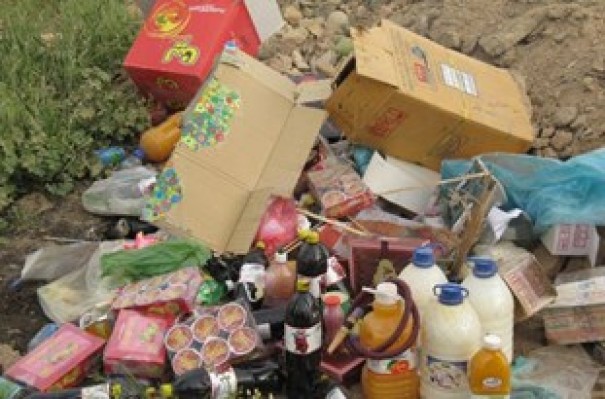 کشف و معدوم&zwnj;سازی ۱۹۵۰ کیلو مواد غذایی فاسد در رزن