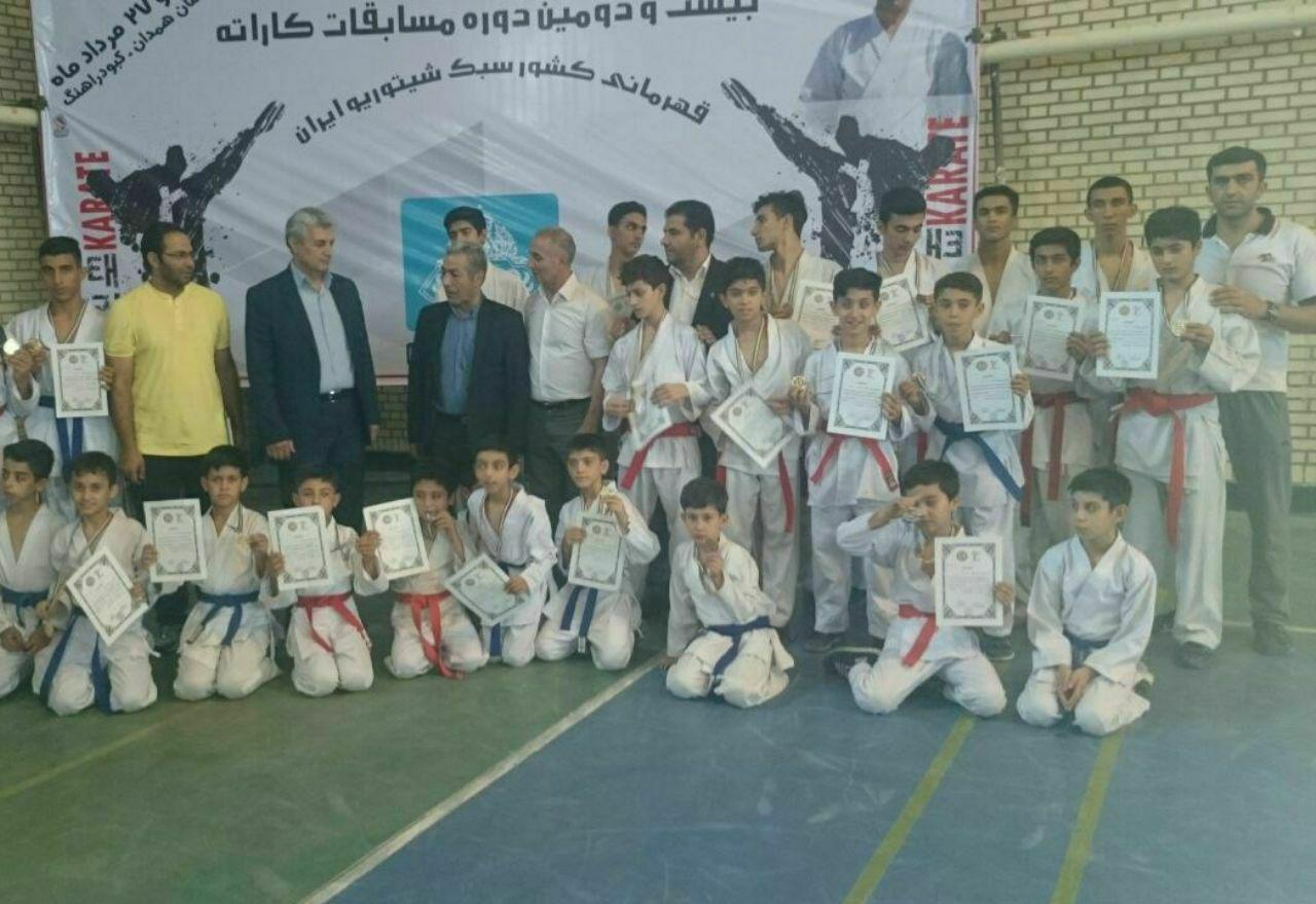 تيم زنجان در جایگاه سوم مسابقات قهرمانی كشوری کاراته