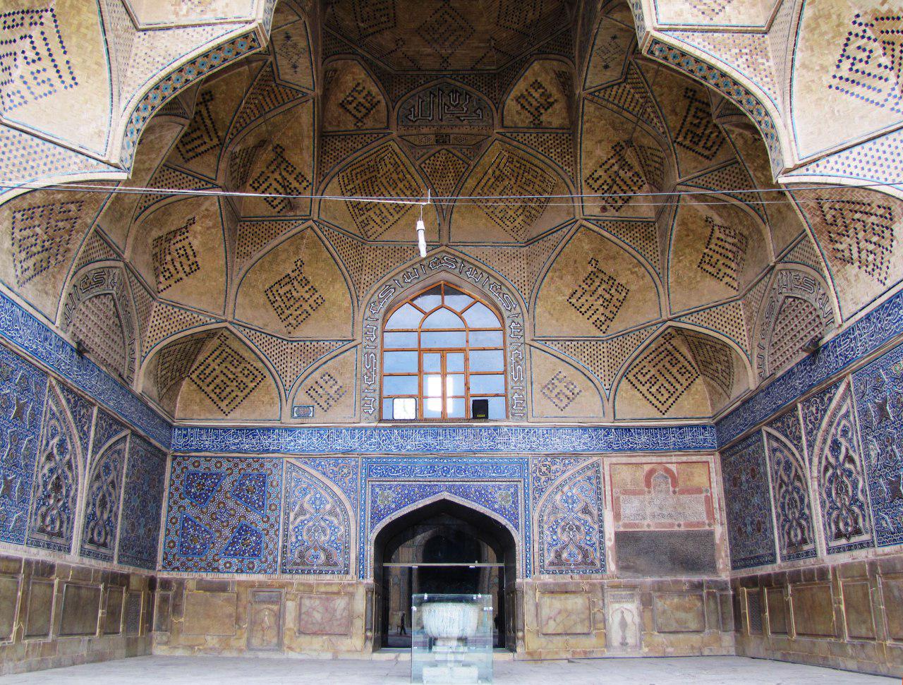 مسجد جمعه یا مسجد جامع یادگار سلجوقیان در نصف جهان