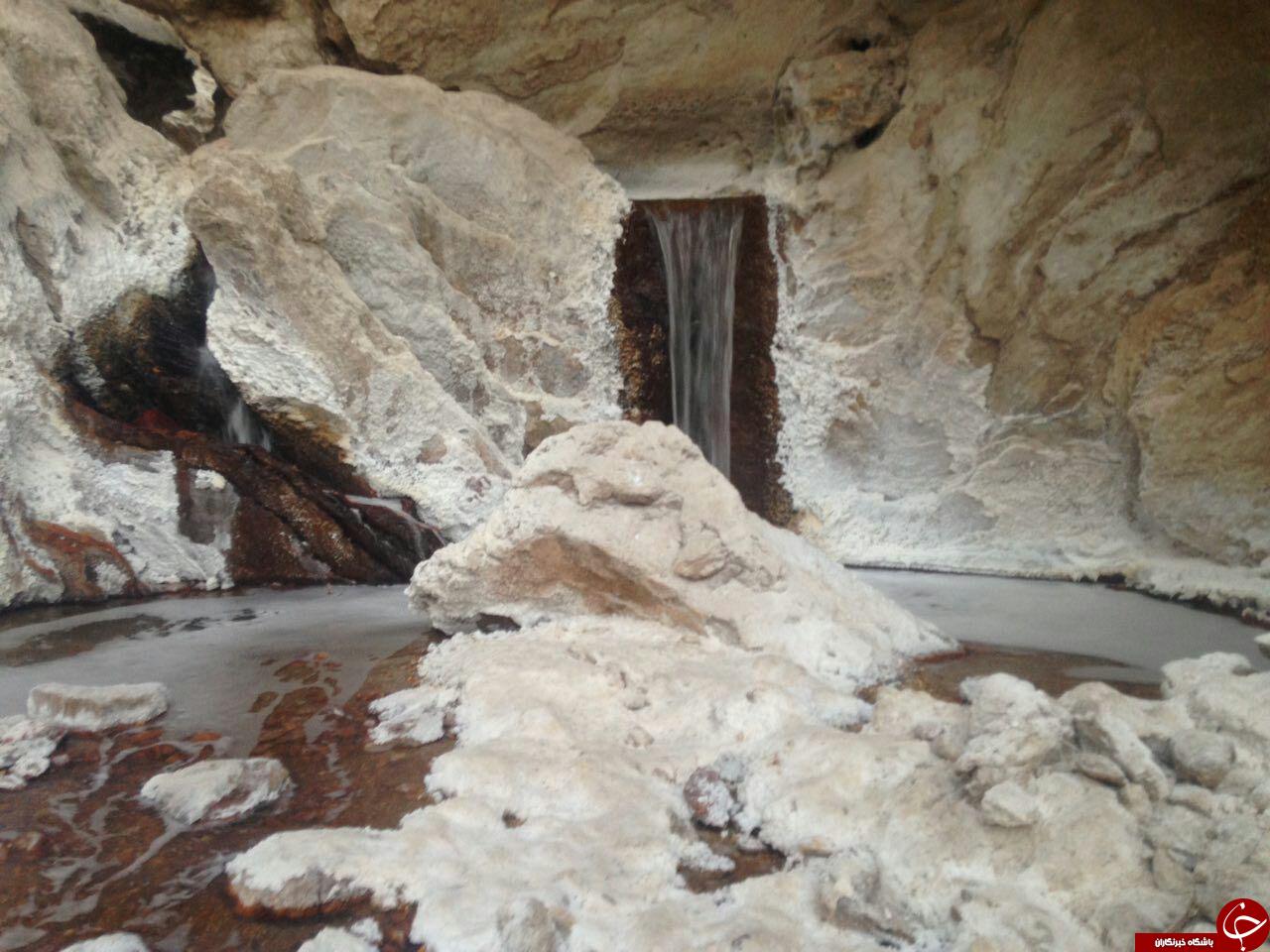 نمایی از آبشار زیبای نمک در دشت بزرگ + تصاویر