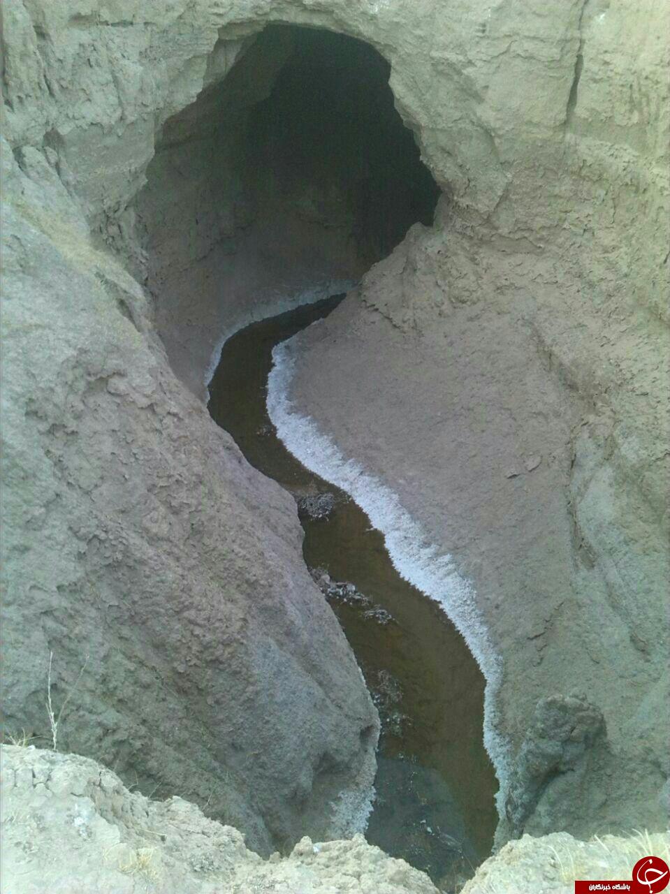 نمایی از آبشار زیبای نمک در دشت بزرگ + تصاویر
