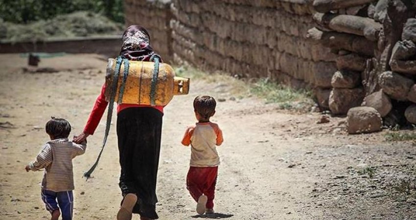 تأمین معیشت عمومی چگونه تسهیل خواهد شد؟/فقر زدایی در اولویت سیاست های اقتصادی دولت قرار گیرد