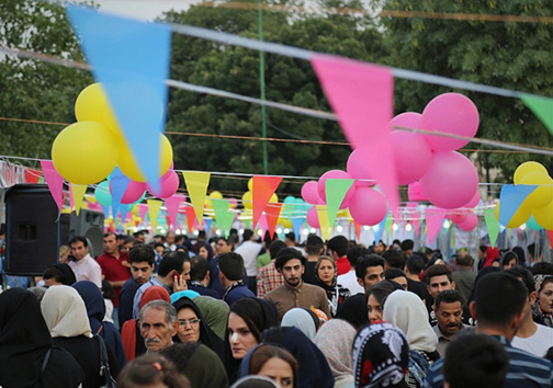 تصاویری از برگزاری جشنواره سفره مهربانی در زیباکنار خرم آباد